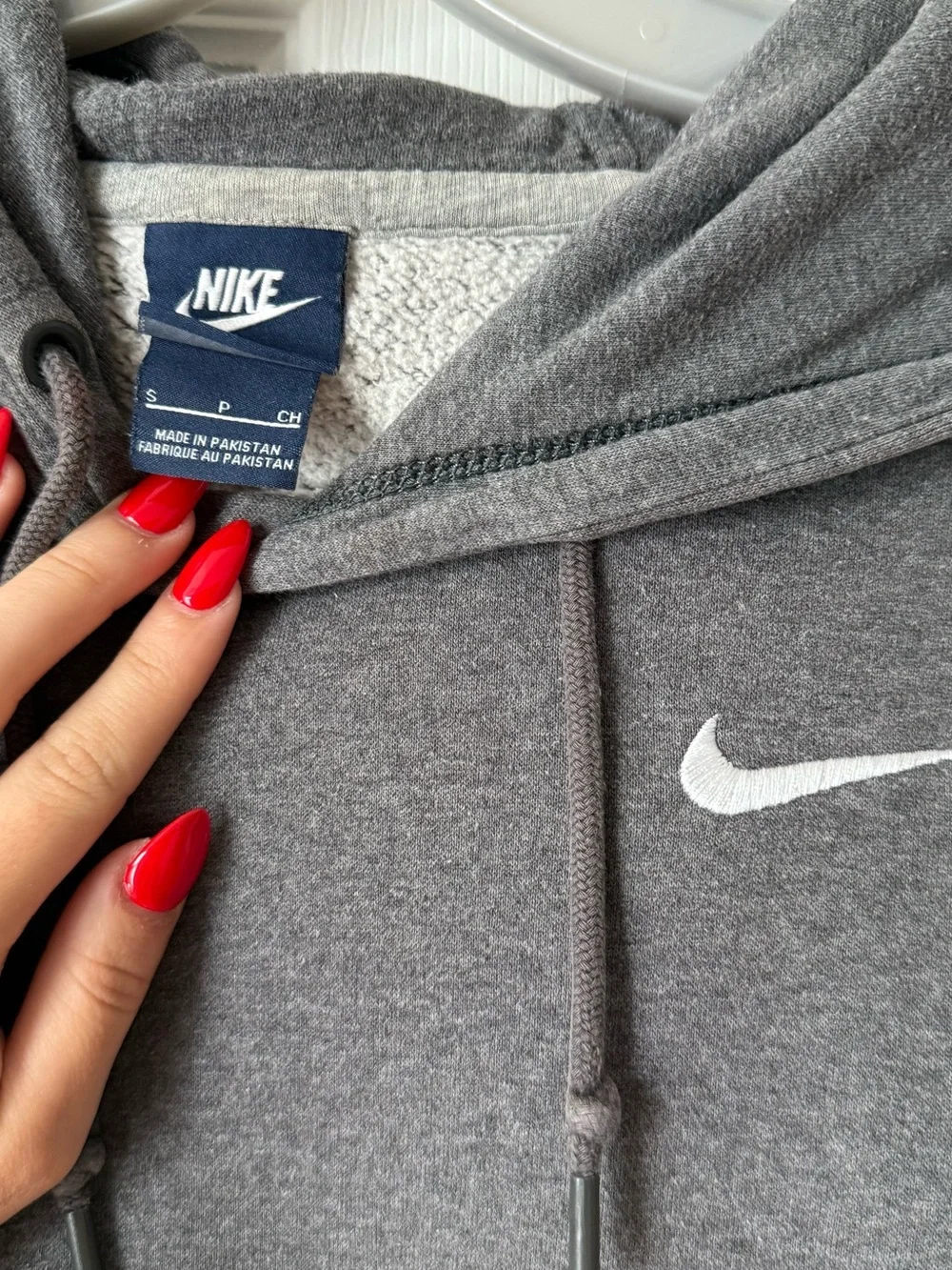 Nike Men’s Dark Gray Zip-Up Sweater Hoodie